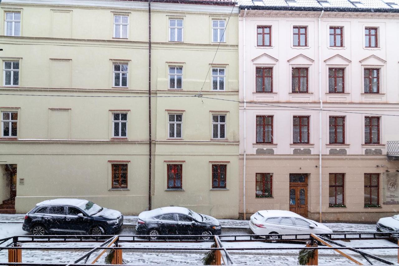 Romari Площа Міцкевича Lviv Exterior foto